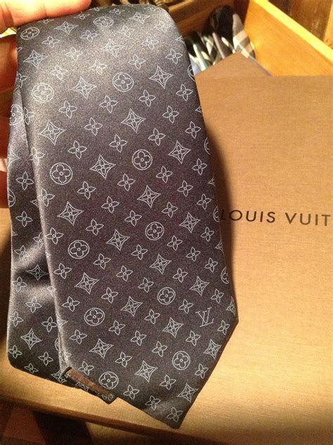 louis vuitton pocket square|louis vuitton necktie.